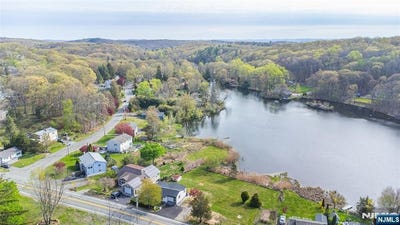 /international/us/502-otterhole-road-west-milford-nj-110109006564/