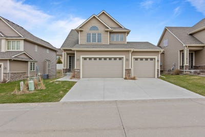 /international/us/14029-ridgemont-drive-urbandale-ia-110106446139/