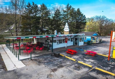 /international/us/504-w-main-street-steelville-mo-110098641845/