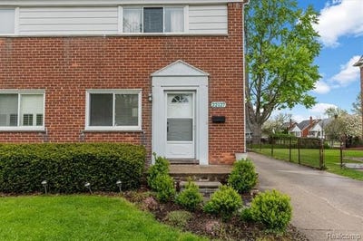 /international/us/22127-marter-road-st-clair-shores-mi-110107719189/