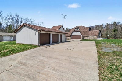 /international/us/8284-w-lake-holiday-drive-mears-mi-110107485426/
