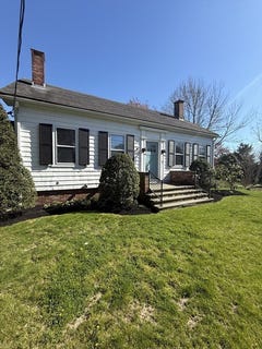 /international/us/148-russells-mills-rd-dartmouth-ma-110108201856/