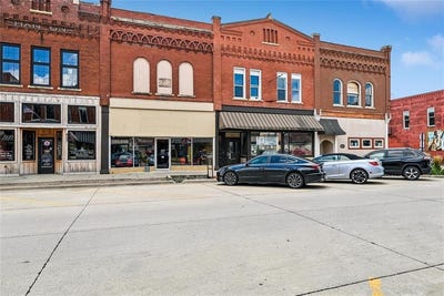 /international/us/805-12-street-belle-plaine-ia-110109668760/