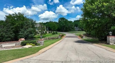 /international/us/2001-sheffield-lane-bartlesville-ok-110106769657/