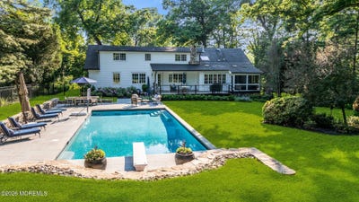 /international/us/15-circle-drive-rumson-nj-110108384681/