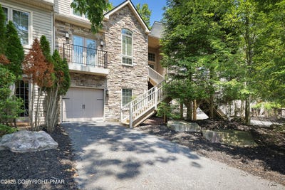 /international/us/9-wildbriar-court-lake-harmony-pa-110107747062/