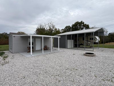 /international/us/210-n-3rd-street-hunnewell-mo-110107684705/
