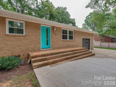 /international/us/5646-oak-drive-charlotte-nc-110108452008/