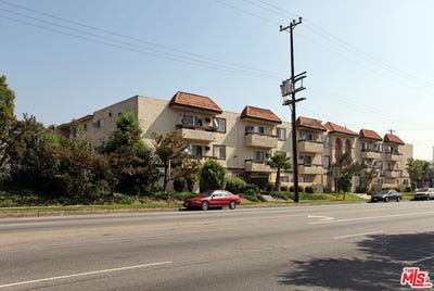 /international/us/18101-roscoe-blvd-northridge-ca-110105917117/