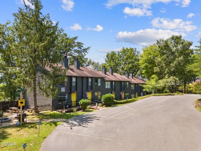 /international/us/3729-plaza-way-pigeon-forge-tn-110105272259/