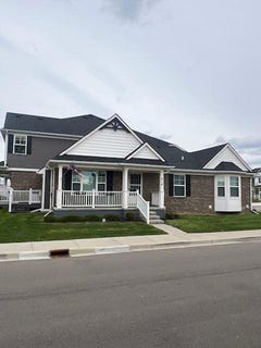 /international/us/410-maple-cove-circle-saline-mi-110107870703/