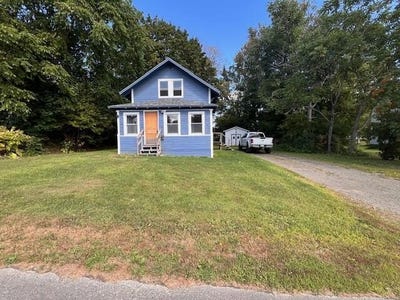 /international/us/3-sunnyside-street-houlton-me-110102005720/