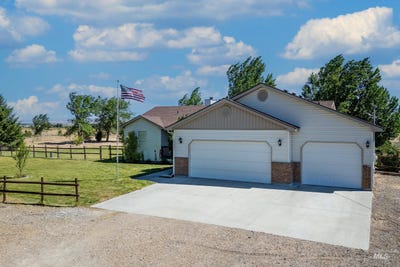 /international/us/6940-se-valley-view-ave-mountain-home-id-110100965110/