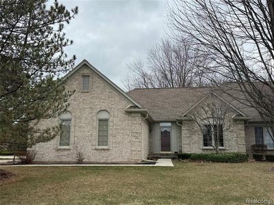 /international/us/40342-riverbend-drive-sterling-heights-mi-110106471837/
