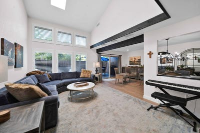 /international/us/1928-bechelli-lane-redding-ca-110101055910/