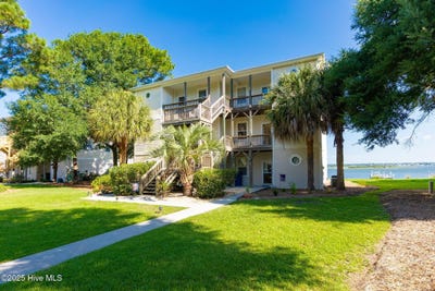 /international/us/8630-sound-drive-emerald-isle-nc-110100329430/