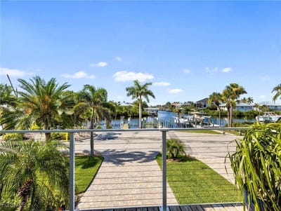 /international/us/12176-siesta-drive-fort-myers-beach-fl-110101068480/