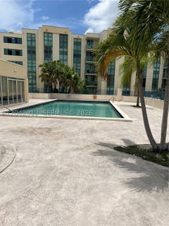 /international/us/2055-sw-122nd-ave-miami-fl-110109109636/