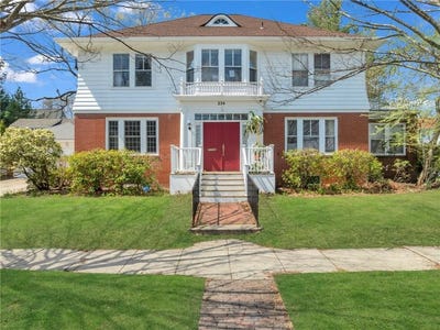 /international/us/234-blackstone-boulevard-providence-ri-110108474437/