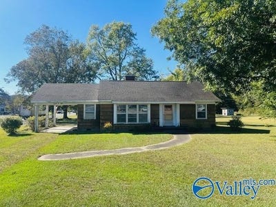 /international/us/1608-s-broad-street-scottsboro-al-110103053676/