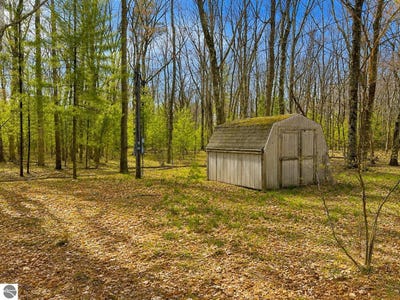 /international/us/5302-karlin-road-interlochen-mi-110107875256/