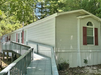 /international/us/572-blue-ridge-gem-stone-road-spruce-pine-nc-110100809825/?lang=de