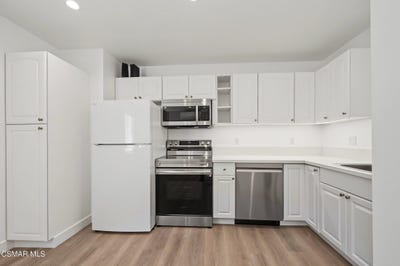 /international/us/545-shenandoah-street-thousand-oaks-ca-110108878689/
