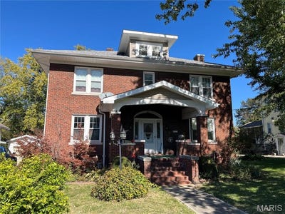 /international/us/611-w-main-street-staunton-il-110095413695/