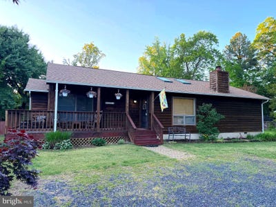 /international/us/121-11th-street-s-colonial-beach-va-110107074860/