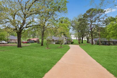 /international/us/16340-county-road-4256-s-henderson-tx-110107000230/