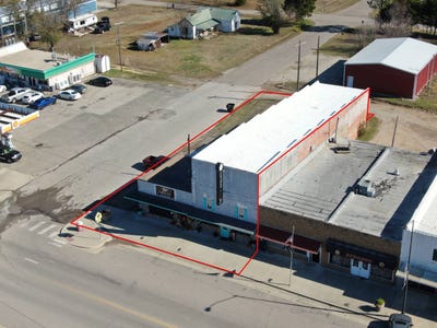 /international/us/121-n-main-street-wetumka-ok-110104555859/