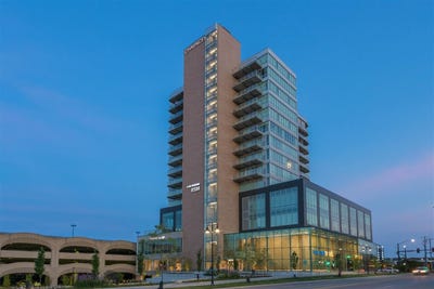 /international/us/404-e-college-st-iowacity-ia-110108096972/