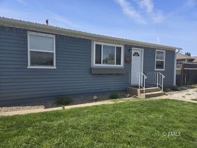 /international/us/801-s-montana-miles-city-mt-110107309412/