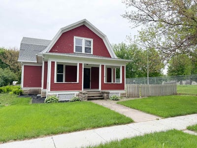 /international/us/406-s-adams-rock-rapids-ia-110099992805/