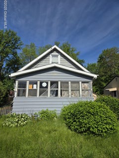 /international/us/14-western-avenue-watervliet-ny-110099824593/