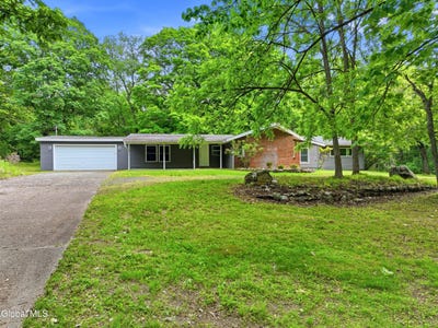 /international/us/52-loweree-road-nassau-ny-110108753529/