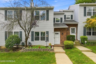 /international/us/60-hickory-court-jamesburg-nj-110109859706/