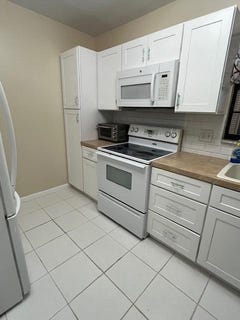 /international/us/4054-n-pine-island-road-sunrise-fl-110106946987/