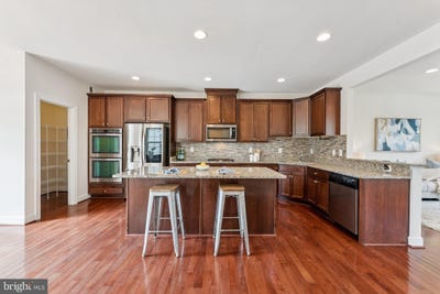 /international/us/6236-summit-point-court-alexandria-va-110100145979/