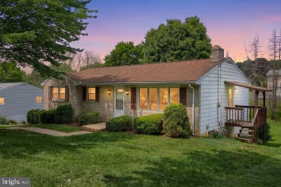 /international/us/457-holyoke-drive-york-pa-110108537041/