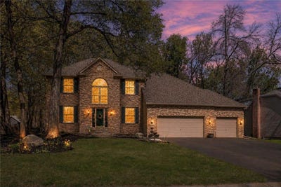 /international/us/17126-new-market-drive-eden-prairie-mn-110107727051/