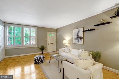 /international/us/1030-s-barton-st-273-arlington-va-110120410678/