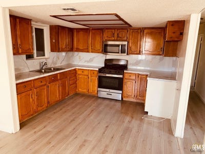 /international/us/713-18th-place-delano-ca-110100456018/
