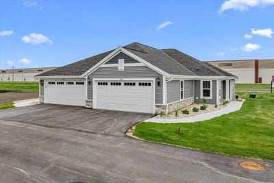 /international/us/516-hunter-oaks-blvd-watertown-wi-110107545841/