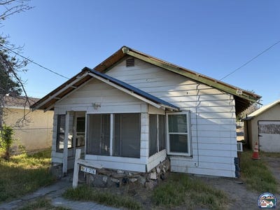 /international/us/176-e-6th-street-westmorland-ca-110100725244/