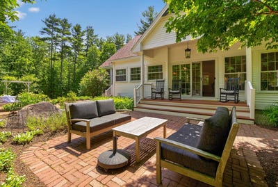 /international/us/402-bay-road-durham-nh-110108782017/