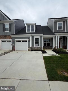 /international/us/10607-great-basin-place-white-plains-md-110107784905/