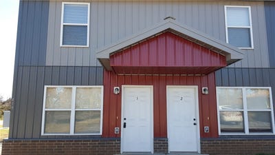 /international/us/411-2-s-hunter-street-farmington-ar-110108800384/