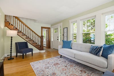 /international/us/68-main-st-acton-ma-110108033381/