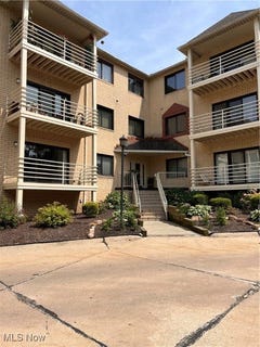 /international/us/19510-lorain-road-unit-201-fairview-park-oh-110100799036/